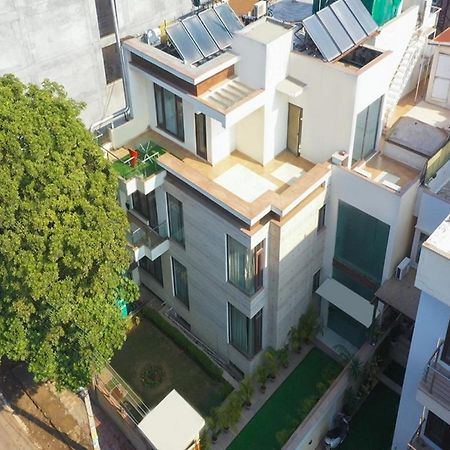 Lime Tree Hotel Sushant Lok Gurgaon Sector 29 Next To Iffco Chowk Metro Dış mekan fotoğraf