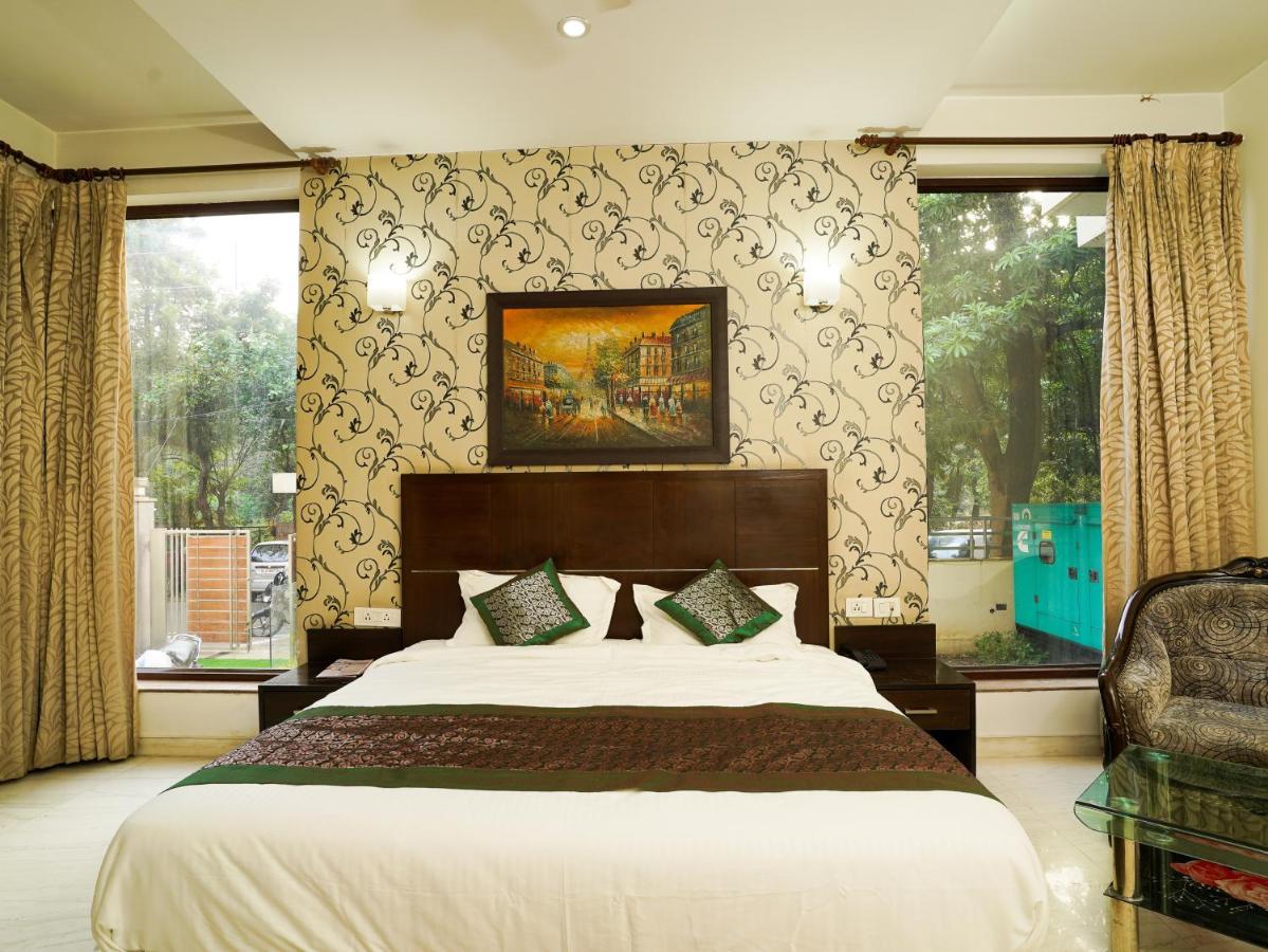 Lime Tree Hotel Sushant Lok Gurgaon Sector 29 Next To Iffco Chowk Metro Dış mekan fotoğraf