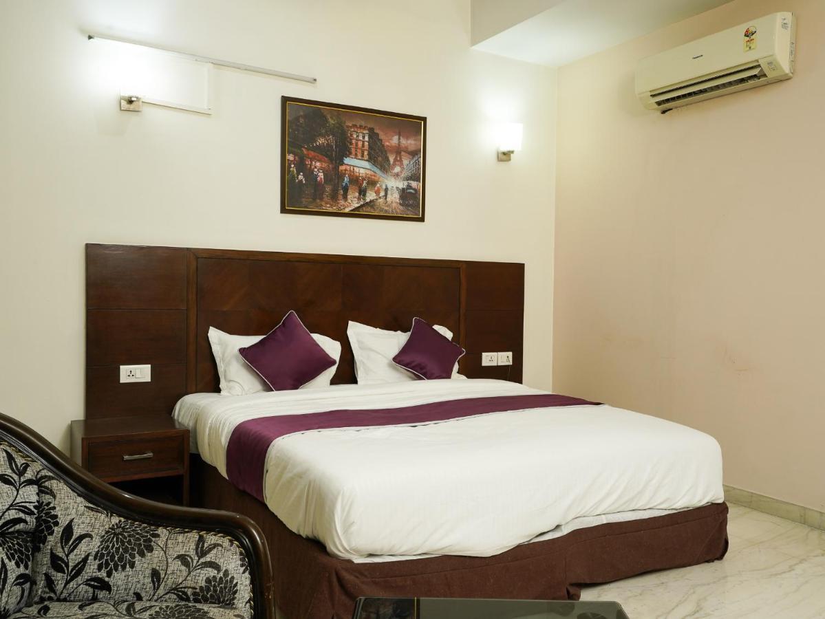 Lime Tree Hotel Sushant Lok Gurgaon Sector 29 Next To Iffco Chowk Metro Dış mekan fotoğraf