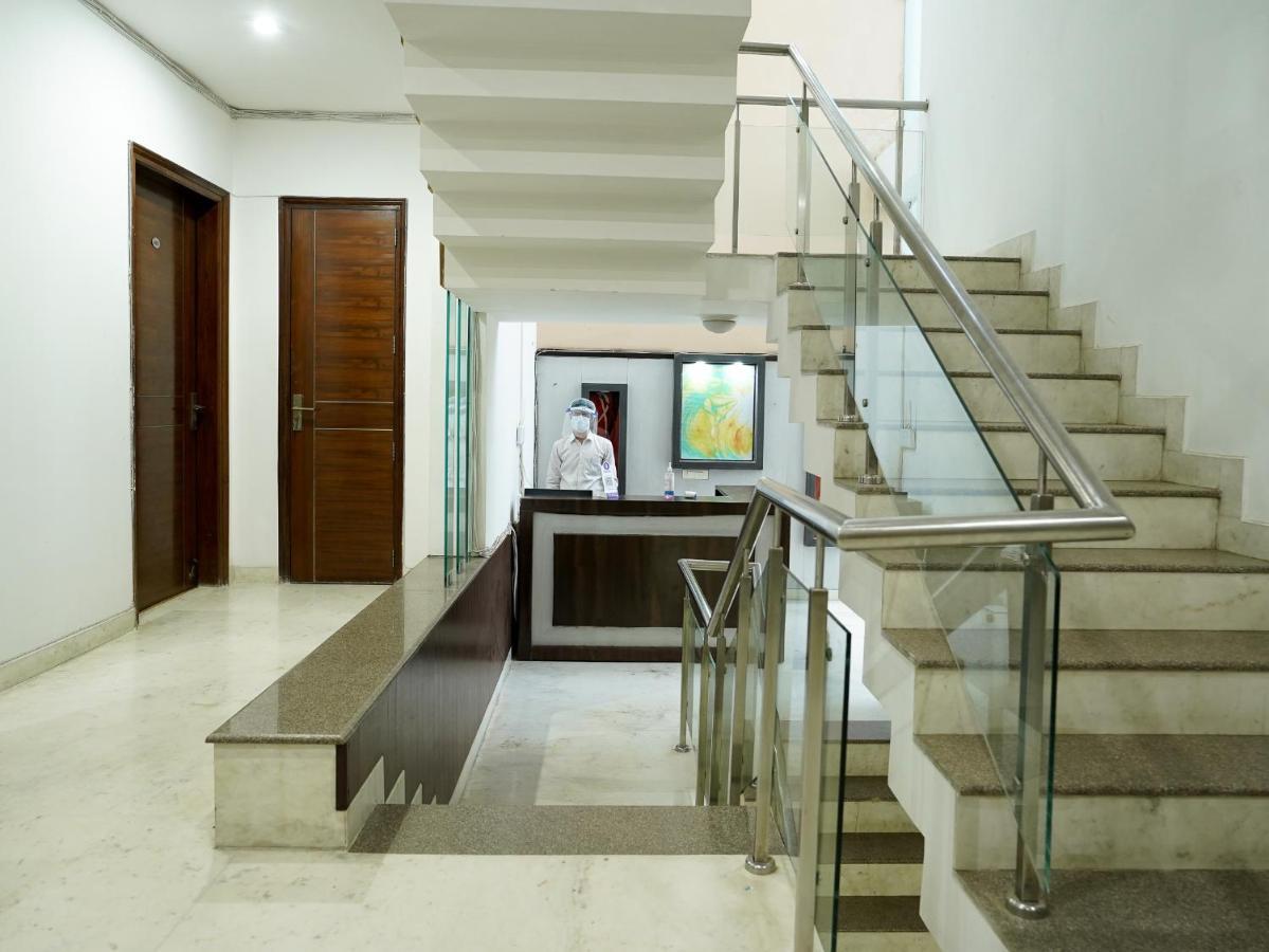 Lime Tree Hotel Sushant Lok Gurgaon Sector 29 Next To Iffco Chowk Metro Dış mekan fotoğraf