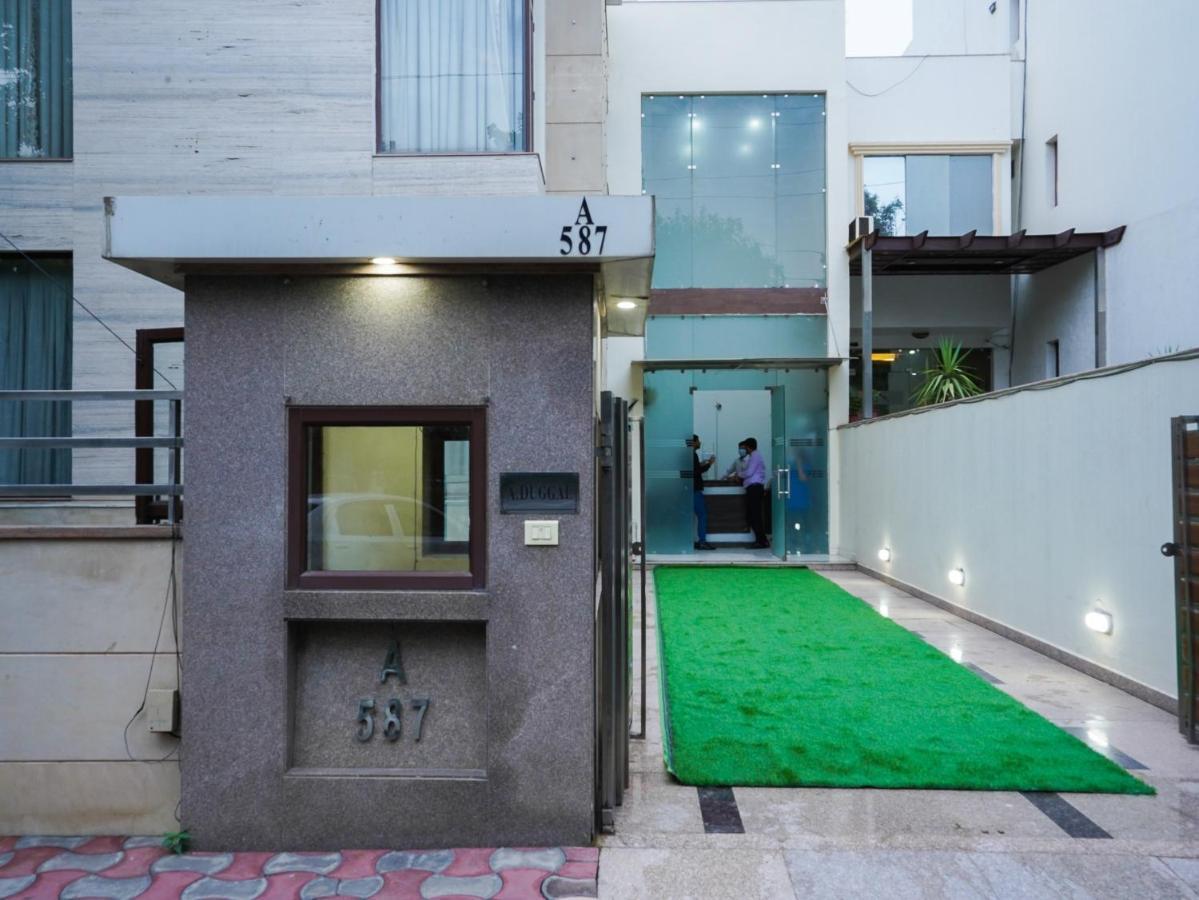 Lime Tree Hotel Sushant Lok Gurgaon Sector 29 Next To Iffco Chowk Metro Dış mekan fotoğraf