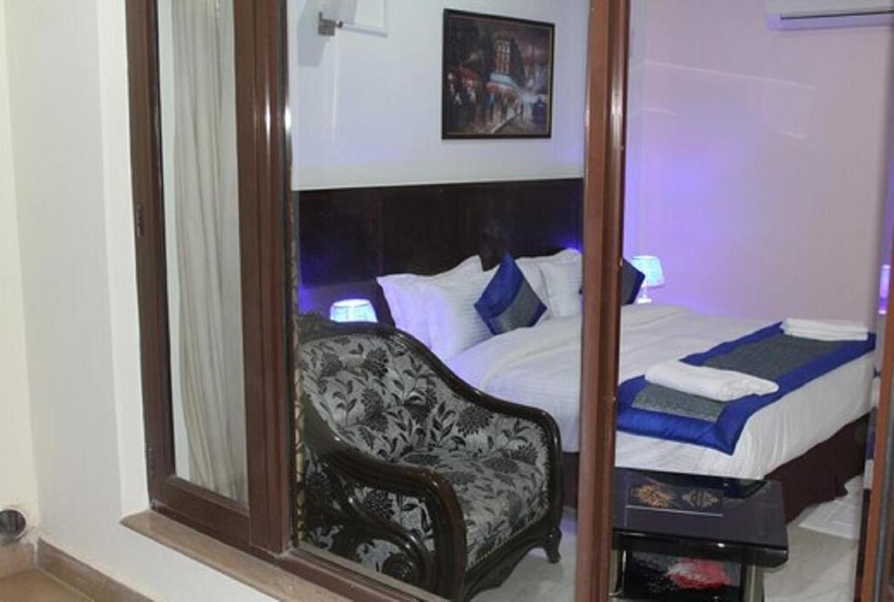 Lime Tree Hotel Sushant Lok Gurgaon Sector 29 Next To Iffco Chowk Metro Dış mekan fotoğraf