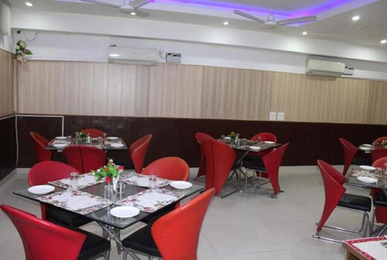 Lime Tree Hotel Sushant Lok Gurgaon Sector 29 Next To Iffco Chowk Metro Dış mekan fotoğraf