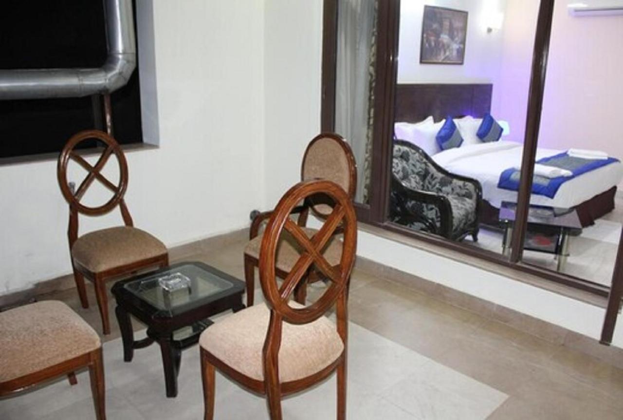 Lime Tree Hotel Sushant Lok Gurgaon Sector 29 Next To Iffco Chowk Metro Dış mekan fotoğraf