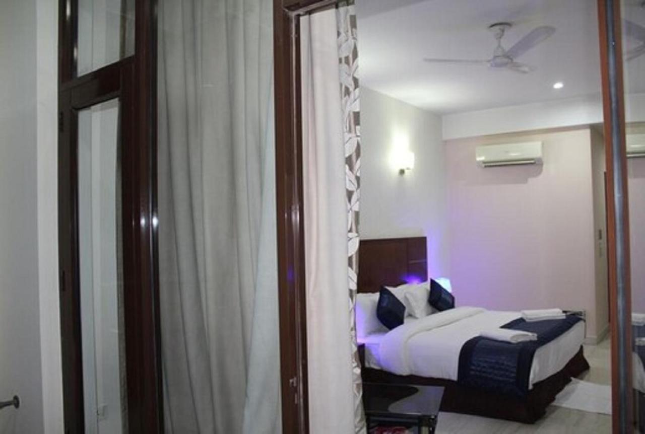 Lime Tree Hotel Sushant Lok Gurgaon Sector 29 Next To Iffco Chowk Metro Dış mekan fotoğraf