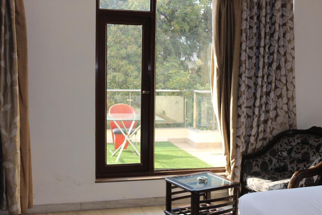 Lime Tree Hotel Sushant Lok Gurgaon Sector 29 Next To Iffco Chowk Metro Dış mekan fotoğraf