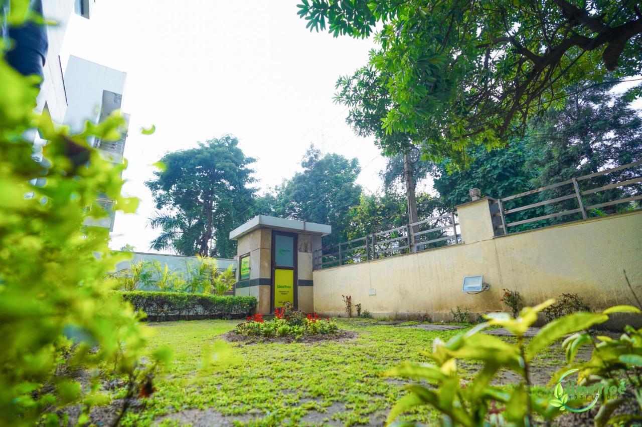 Lime Tree Hotel Sushant Lok Gurgaon Sector 29 Next To Iffco Chowk Metro Dış mekan fotoğraf